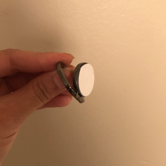 Phone ring or holder in silver colour bundle 10/$7 - Picture 2 of 4